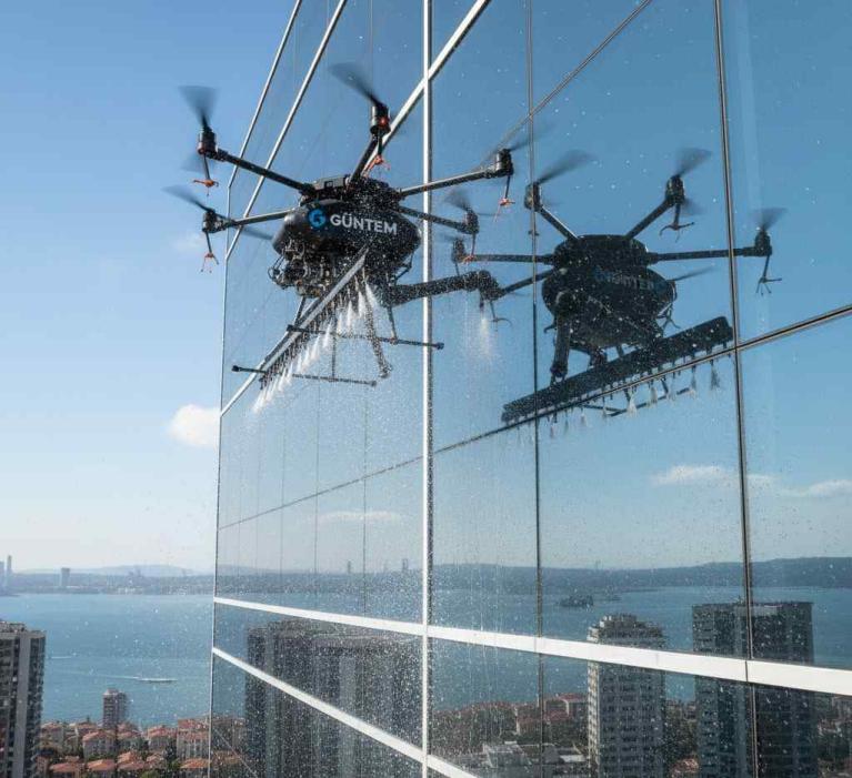 Drone ile dış cephe cam yıkama hizmetleri