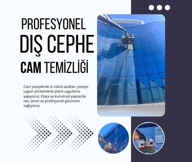 Mavi cam cepheli plazada platform erişimiyle gerçekleştirilen cam yüzey temizlik uygulaması